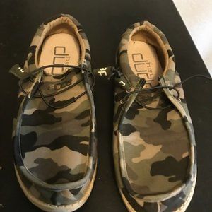 Mens Hey Dude Camo Wally shoes 11 camouflage WORN ONCE